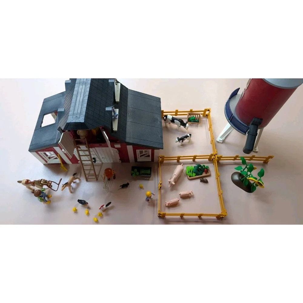Playmobil 9315 Set Farm Country Barn Silo Cows Chickens Horses Kids Accessories